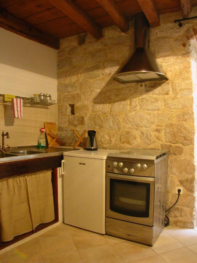 Rooms Livia Trogir Eksteriør bilde