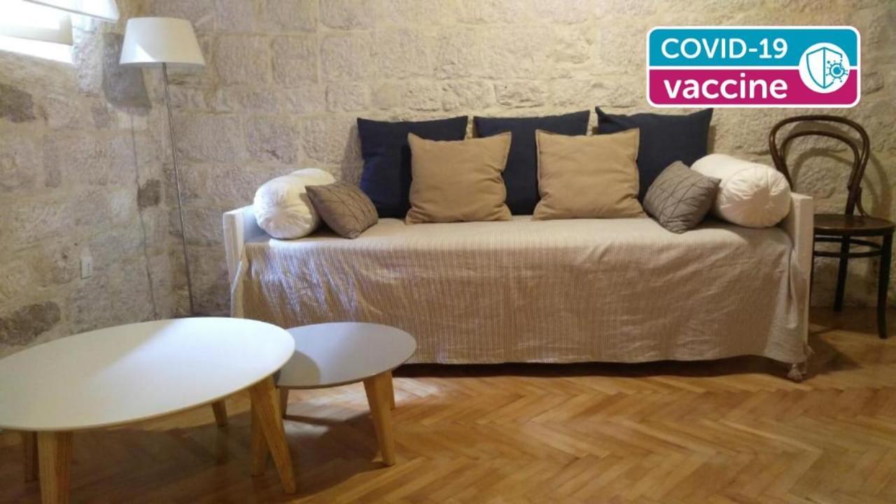 Rooms Livia Trogir Eksteriør bilde