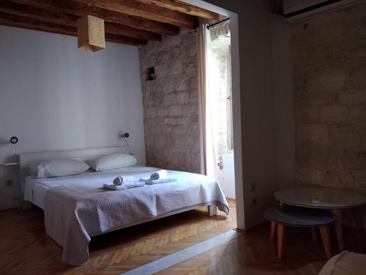 Rooms Livia Trogir Eksteriør bilde