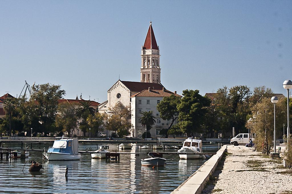 Rooms Livia Trogir Eksteriør bilde