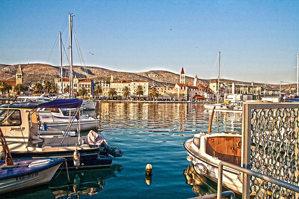 Rooms Livia Trogir Eksteriør bilde