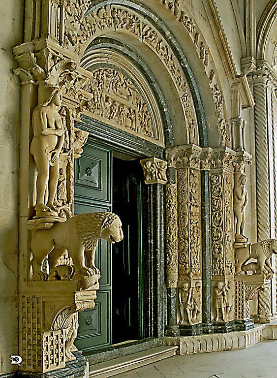 Rooms Livia Trogir Eksteriør bilde
