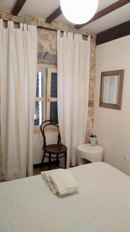 Rooms Livia Trogir Eksteriør bilde