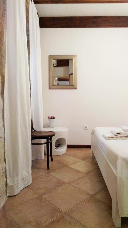 Rooms Livia Trogir Eksteriør bilde