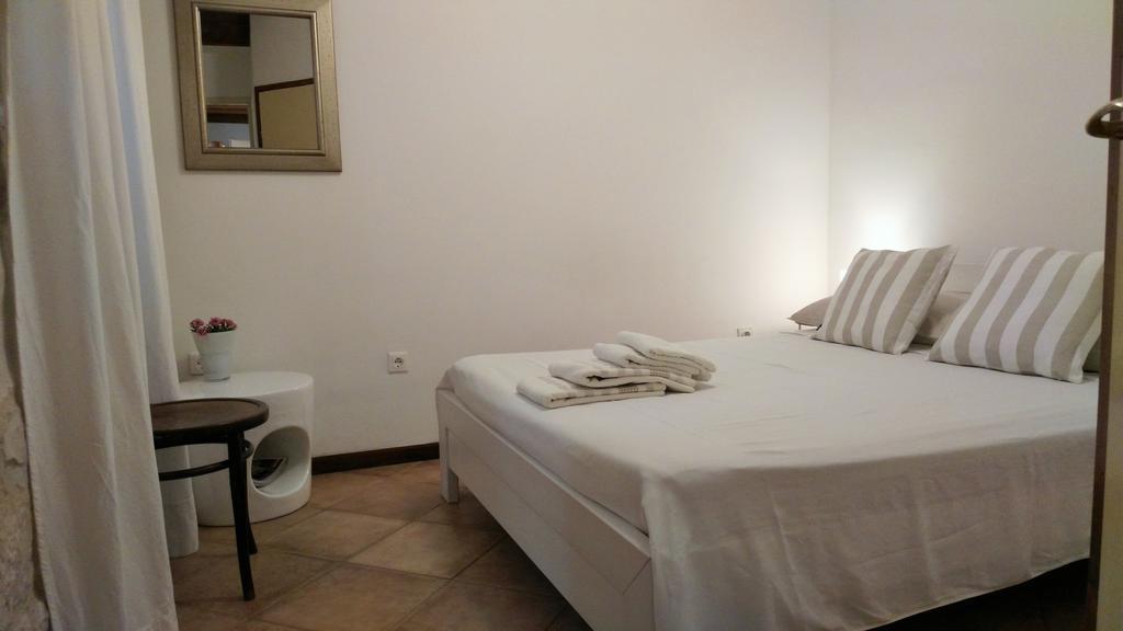 Rooms Livia Trogir Eksteriør bilde